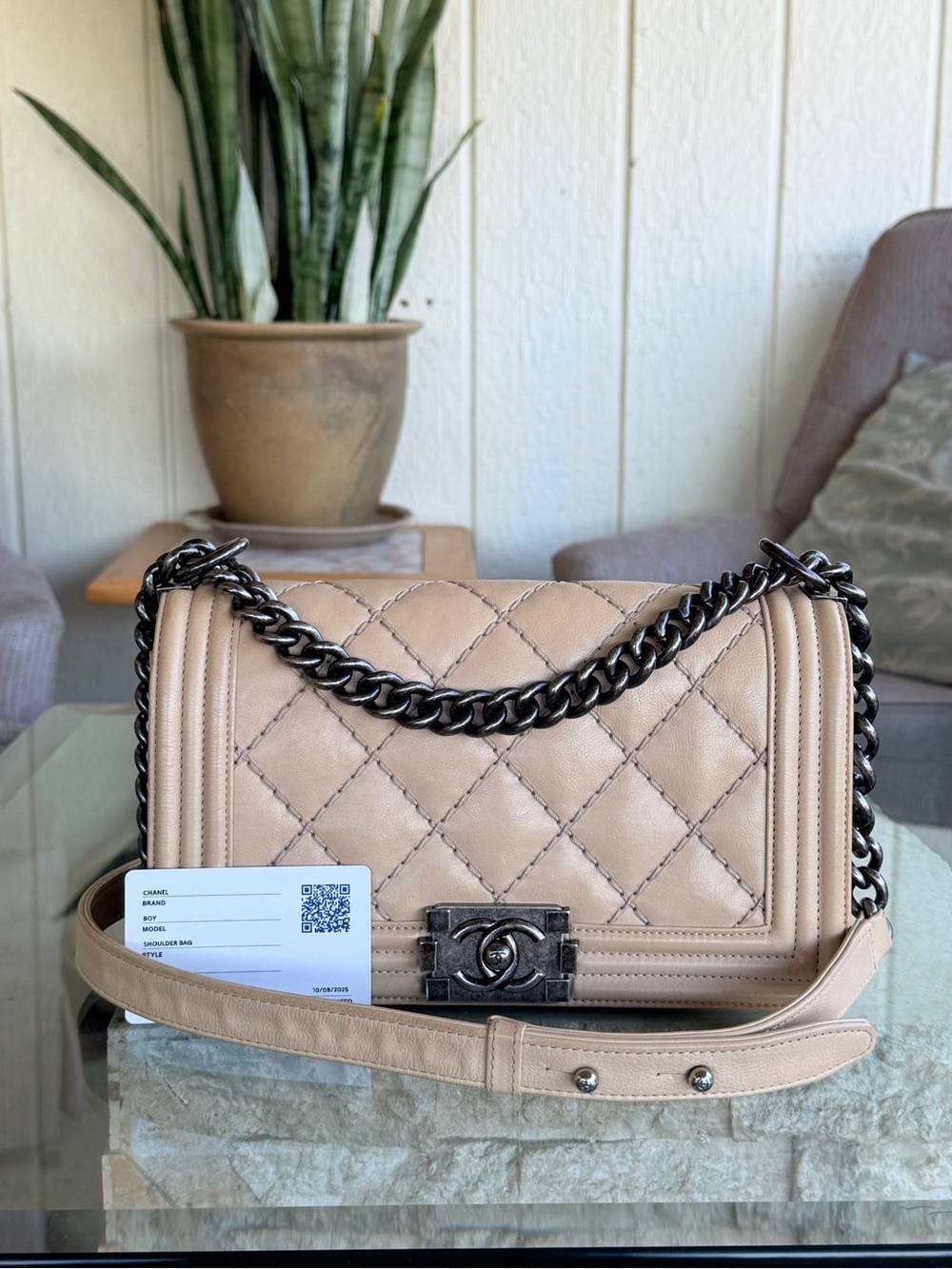 Chanel Le Boy - Picture 2 of 14